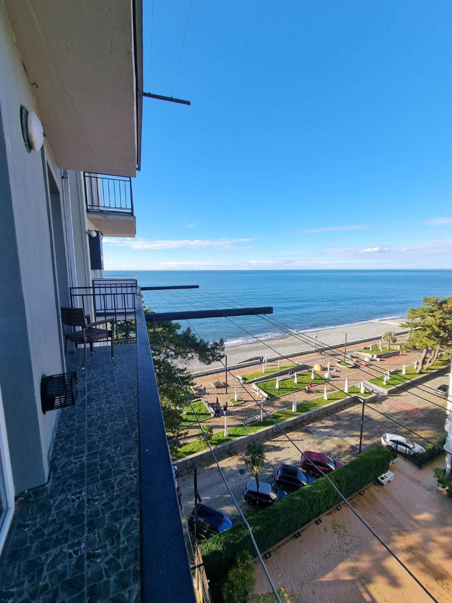 Apartment With Sea View 37 كوبوليتي المظهر الخارجي الصورة