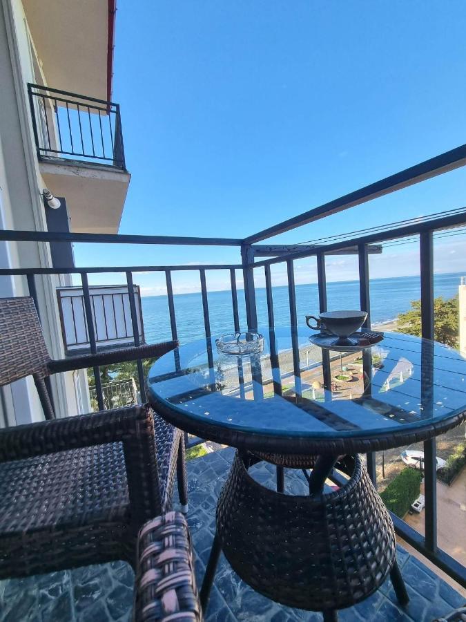 Apartment With Sea View 37 كوبوليتي المظهر الخارجي الصورة