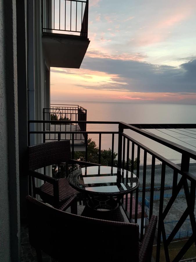 Apartment With Sea View 37 كوبوليتي المظهر الخارجي الصورة